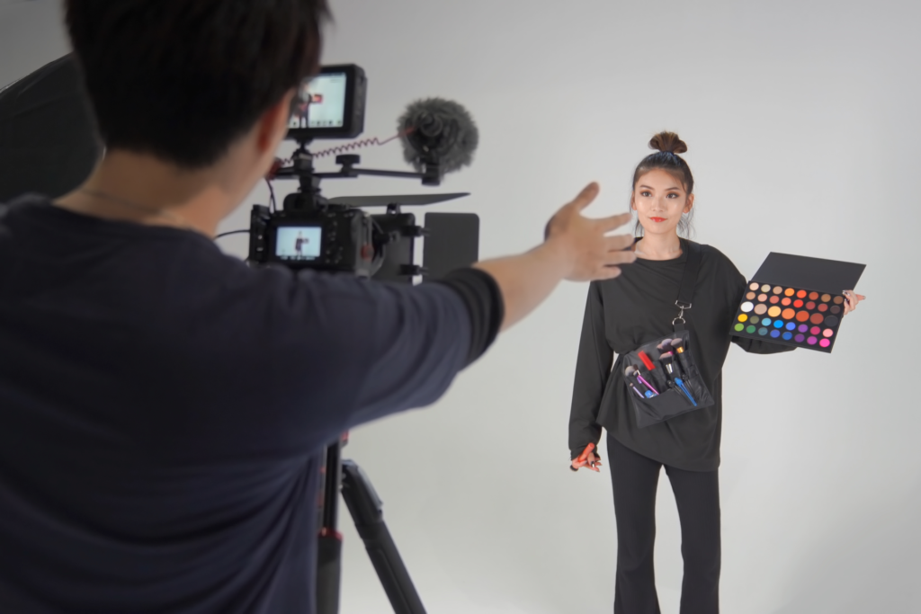 八代
パソコン教室ワン!すてっぷ
動画編集。youtubeや結婚式の映像、動画配信用や教育ビデオの作成